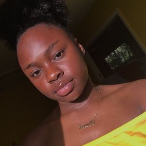 Meet your Posher, Chanell